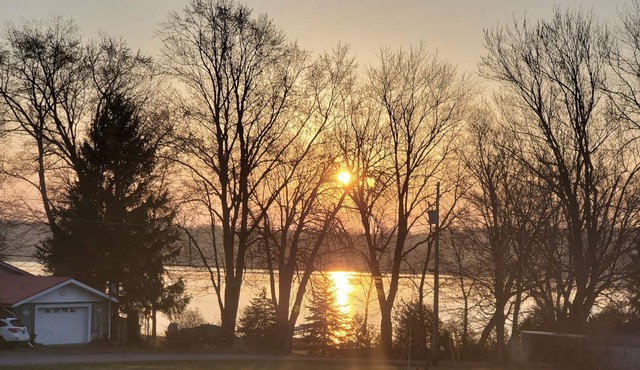 County Greenside Lakeview Resort