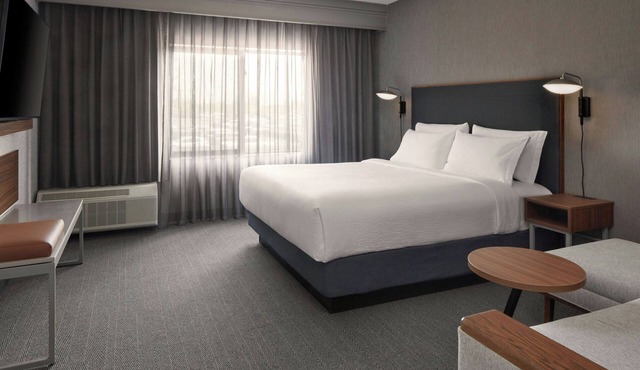 Courtyard by Marriott Hamilton