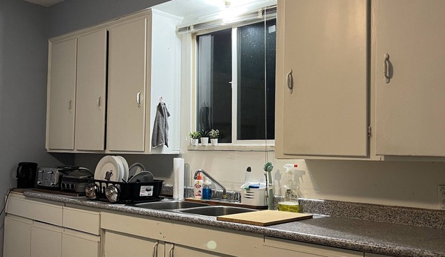 Cozy 1-Bedroom in the heart of New Westminster
