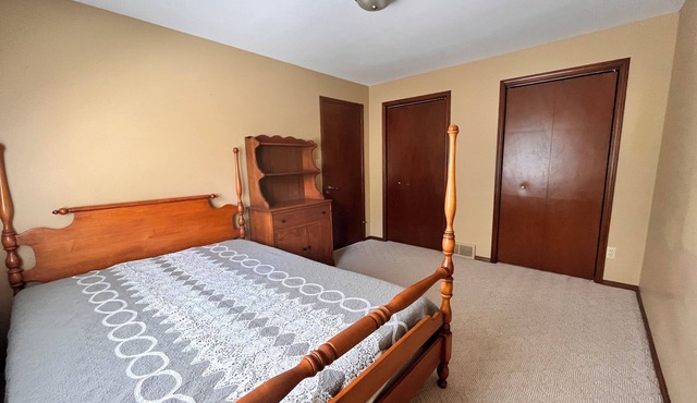 Cozy 1-bedroom in house with WiFi, AC in enchanting St. Catharines