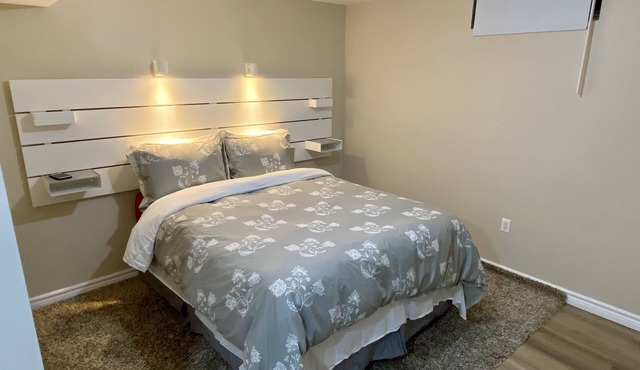 ❤️Cozy 1 Bedroom Suite Basement with FREE Parking in Newmarket