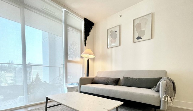 Cozy 1BR Suite with AC and Office, Close to Mall