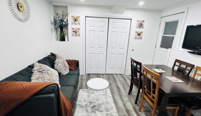 Cozy 2 Bedroom Apartment near St.John's airport with lockbox key Entrance.