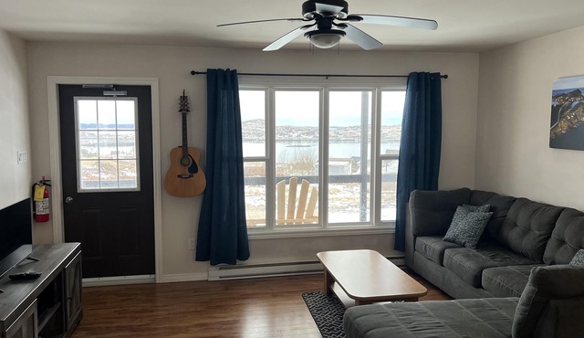 Cozy 2 bedroom bungalow overlooking scenic Twillingate harbour
