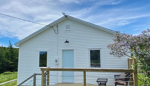 Cozy 2-bedroom cabin in peaceful New Chelsea, perfect for relaxing getaway!