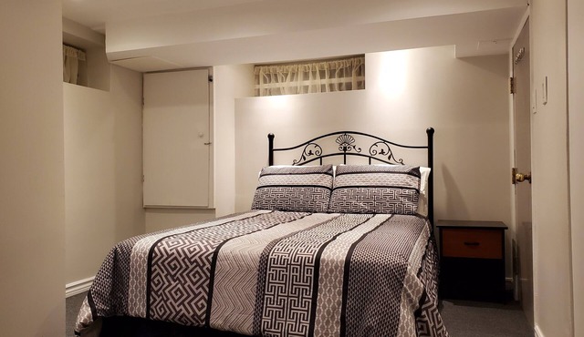 Cozy 2 BR In the Heart of Little Italy