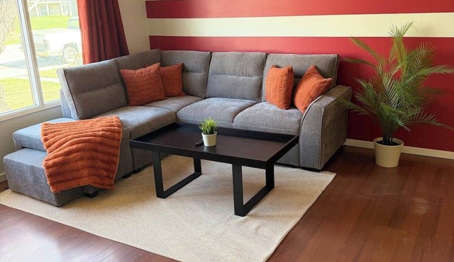Cozy 2BR Near Zoo, Downtown & Max Bell