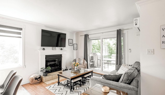 Cozy 3 bedroom condo in Magog with a semi private loft.Great location.