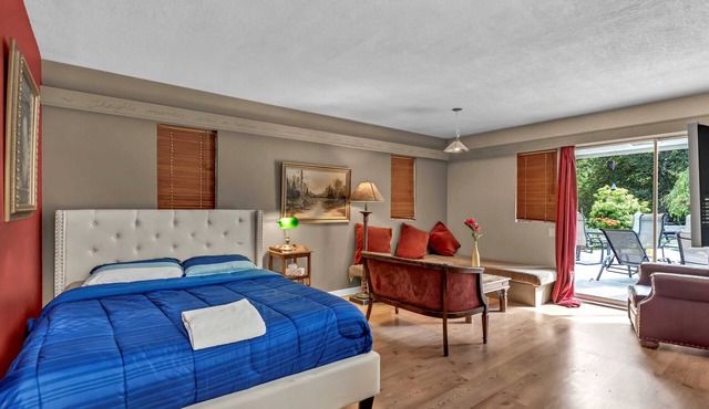 Cozy 5BR Farmhouse w/Pool, Hot Tub, Sauna & More!