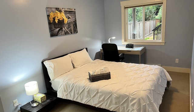 Cozy and bright 2-bedroom home with comfort stay