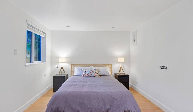 Cozy and Calm: Modern Studio with Private Entrance