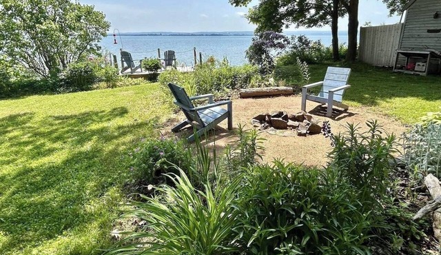Cozy and quiet retreat in the Annapolis Valley - direct access to beach & water