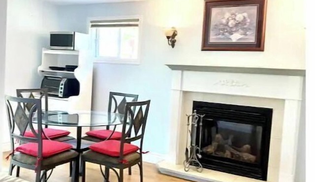 Cozy Basement Apt two bedrooms sleep 4 You can enjoy TEA & COFFEE with no charge