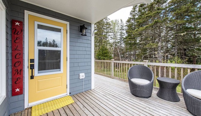 Cozy Beach Cottage on the Atlantic.