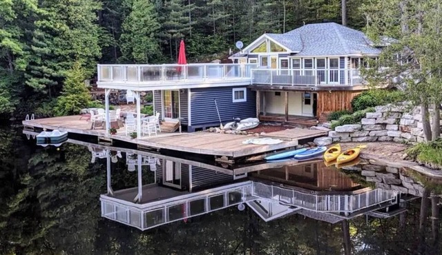 Cozy bungalow in quiet bala bay on lake muskoka. Muskoka Lake