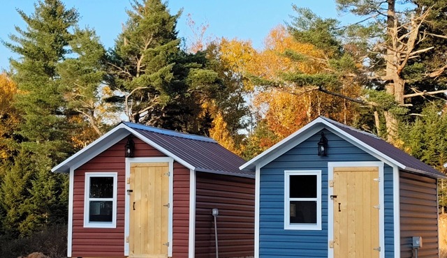 Cozy Bunkie Cabin(dbl bed with dbl Bunkie bed) close to lakes,zipline &vineyards