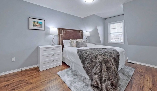 Cozy 1-bedroom with private washroom in a house
