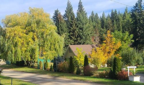 Cozy Cabin, 2 min to the HWY1