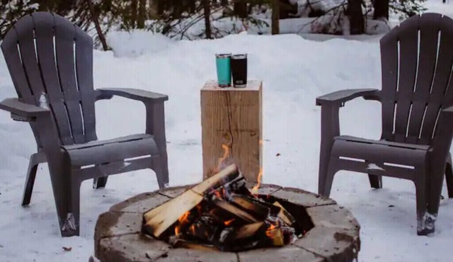 Cozy cabin with outdoor hot-tub