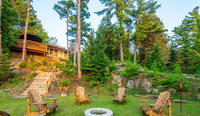 Cozy Cottage Across from Blue Waters with Hot Tub!