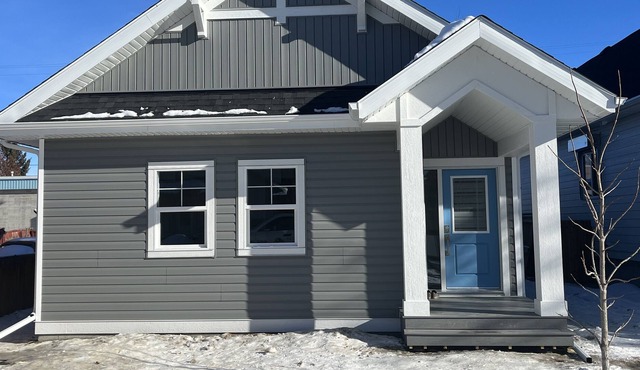 Cozy Cottage Close to Public Beach