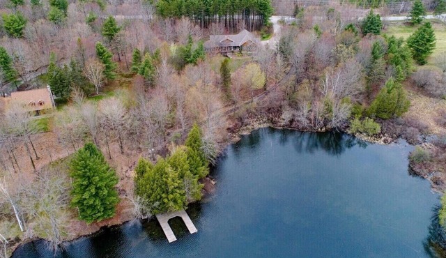 Cozy cottage home close to nature includes game room, fitness equip, & Hot Tub.