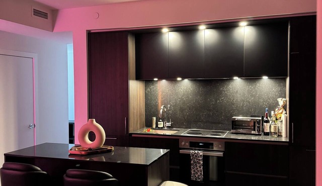 Cozy Downtown Toronto Condo in the heart of the Entertainment District