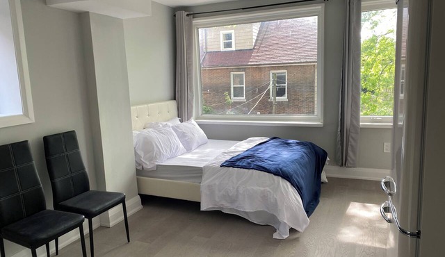 Cozy furnished bachelor in Roncesvalles