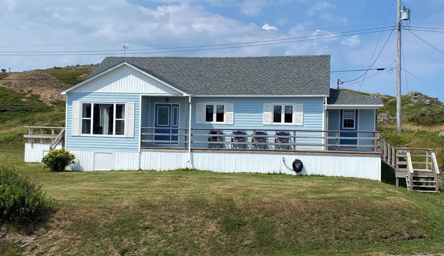 Cozy home with ocean view and beach access