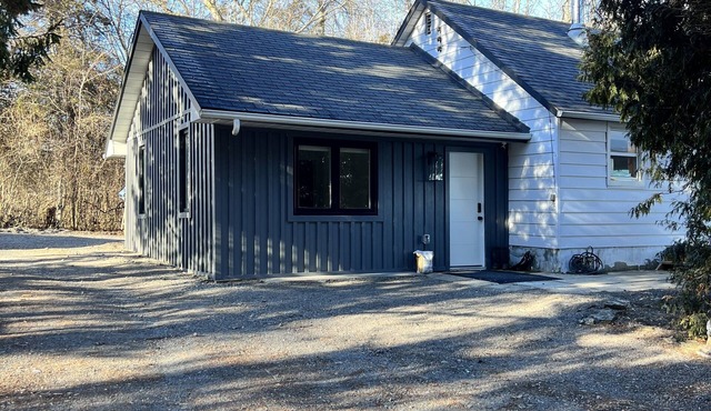 Cozy Modern cottage on Hay Bay