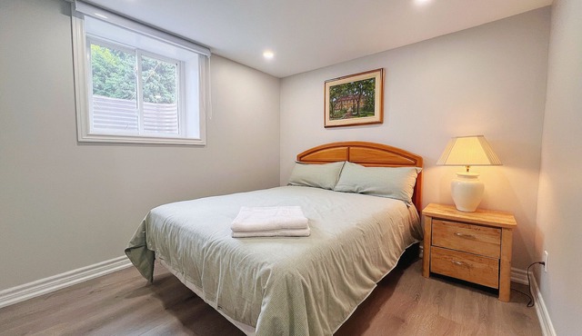 Cozy & Modern Ensuite Basement Rooms - Steps to Subway & Downsview Rogers Stadium