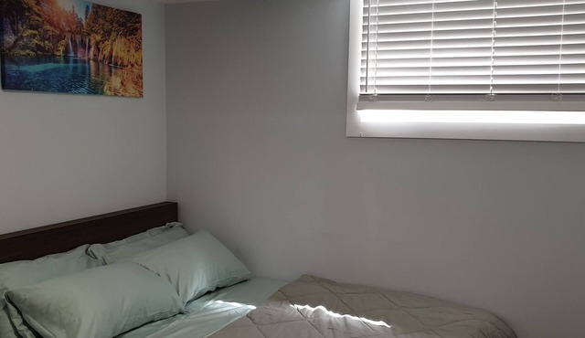 Cozy MountZion 2BR Suite - Londonderry Mall & Henday
