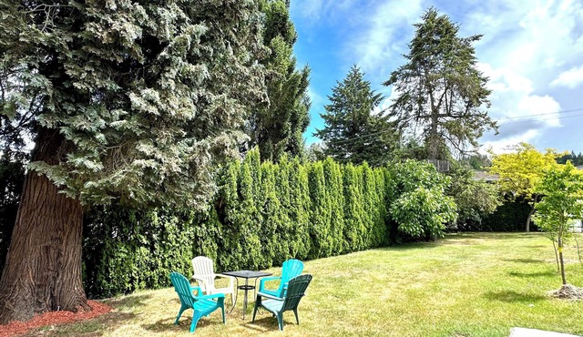 Cozy new 2-bedroom suite with AC & big private yard in charming Burnaby