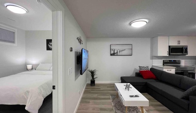 Cozy New Suite in NW Calgary