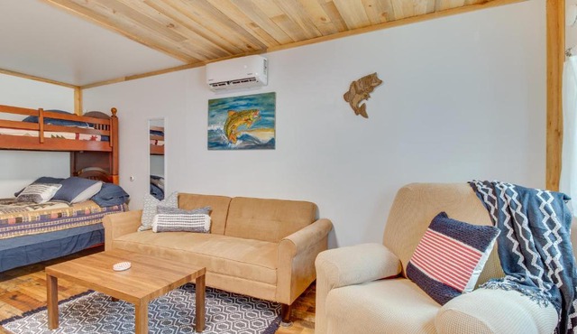Cozy Norfork Cabin: Fishing, Kayaking & More! in Norfork