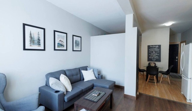 Cozy, Pet Friendly, 2 Bedroom