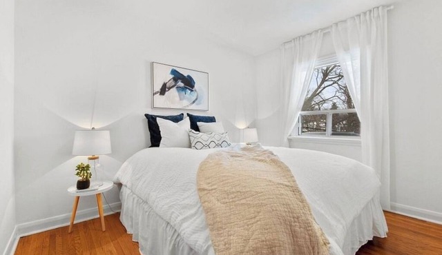 Cozy Private Room in Forest Hill | Second Floor | 28+ Day Stays Only
