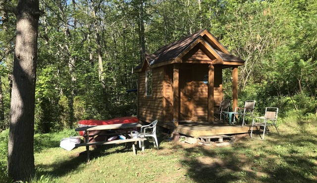 Cozy quiet cottage at Crow lake, direct access to lake in Tichborne