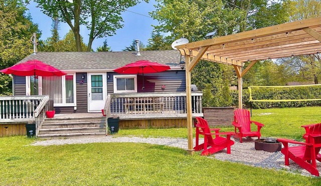 Cozy Sauble Beach Hideout | Walk to Beach & Park!