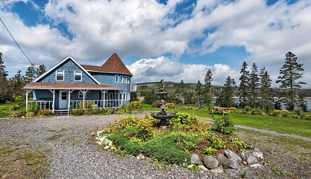 Cozy Seaside 3 Bedroom Cottage in Cole Harbour Village in Guysborough County