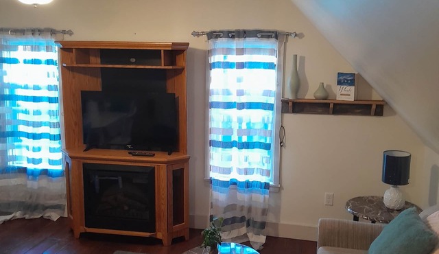 Cozy upper apartment across from the Bay of Fundy.