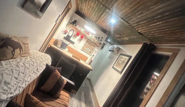Crazy Farm C-Can Chalet