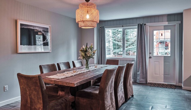 Creekside Villa Family Suite in Canmore