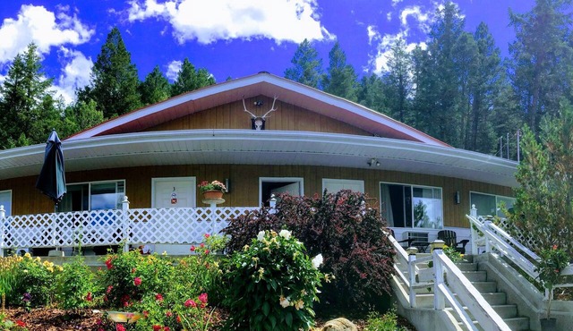 Crescent Motel