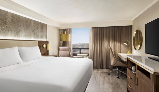 Crowne Plaza Toronto Airport by IHG