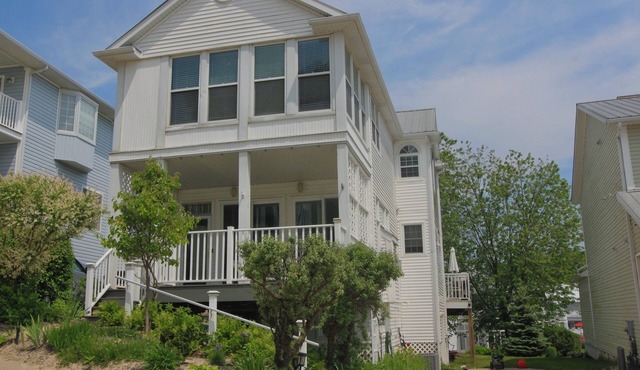 Crystal Cove Cottage - Family friendly, Private beach, Gated community!