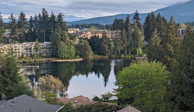 Crystal Hollows Lake View