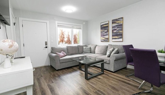 Cute 2bedroom Suite Close To The City