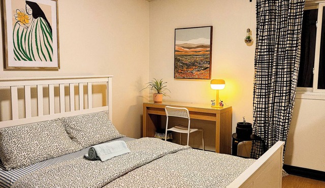 Cute and Cozy home in Brampton. Central Location at Affordable Prices