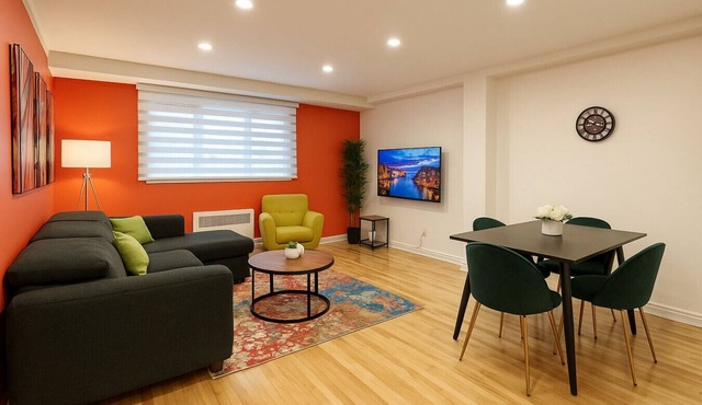 Cute & Cozy 1BR Travel Hub for Montreal Travelers